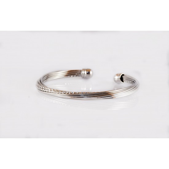 Silver color twisted bangle 