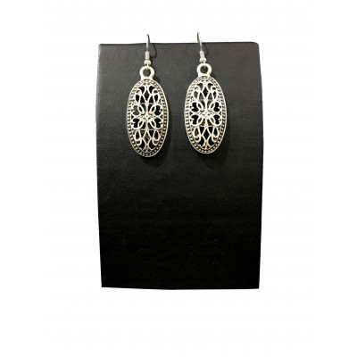 Bohemian style vintage oval shape earrings