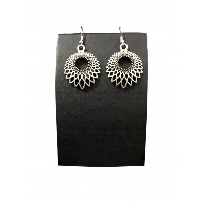 Bohemian style vintage hollow circle shape earrings