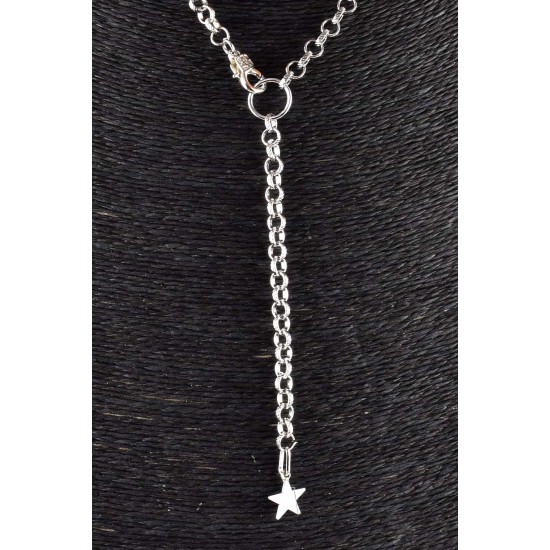 Silver colored chain with star pendant 
