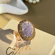 خاتم بحجر الجمشت مرصع بشذرات ذهبية و مطلي بماء الذهب